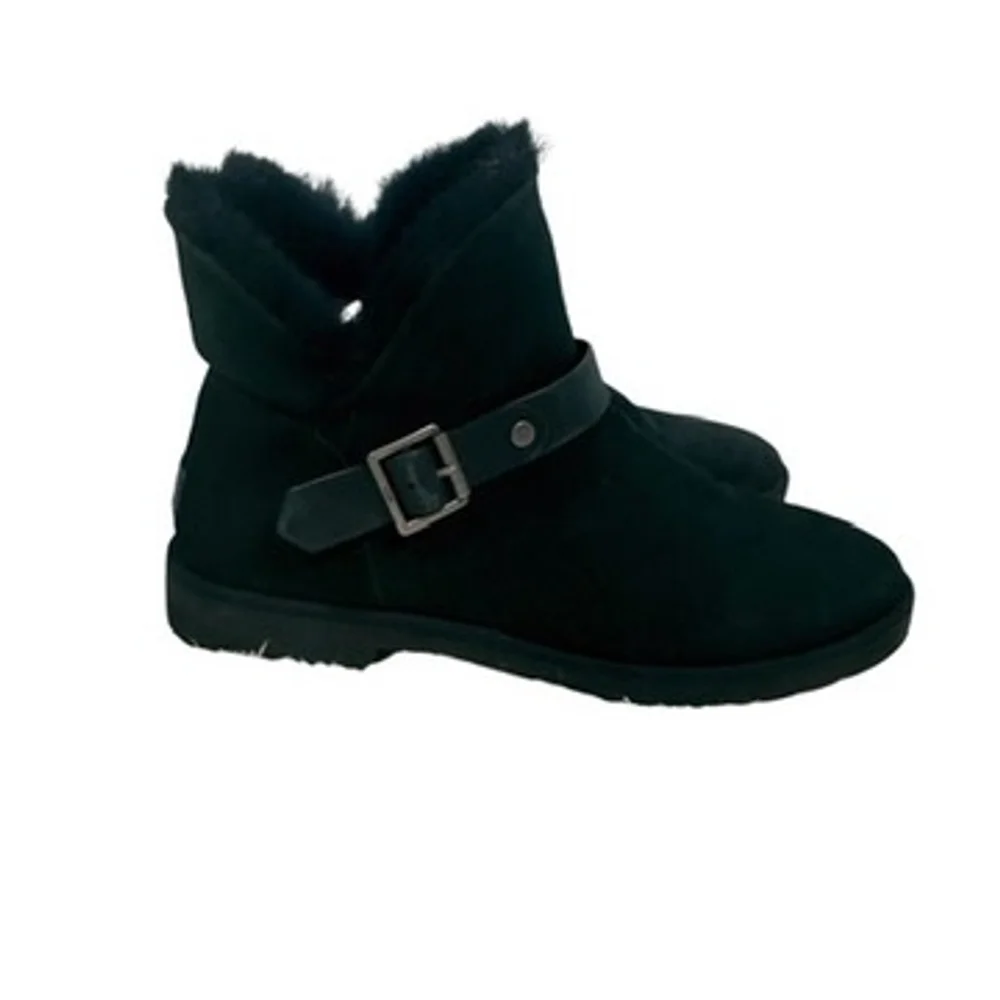 UGG Romely Suede Short Buckle UGG plush Lined Boots Black Shearling Size 7